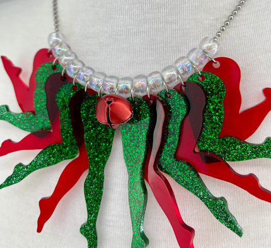 Dashing Necklace in Jingle (green and red)