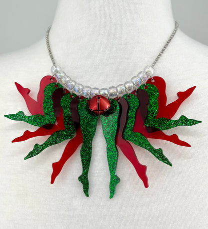 Dashing Necklace in Jingle (green and red)