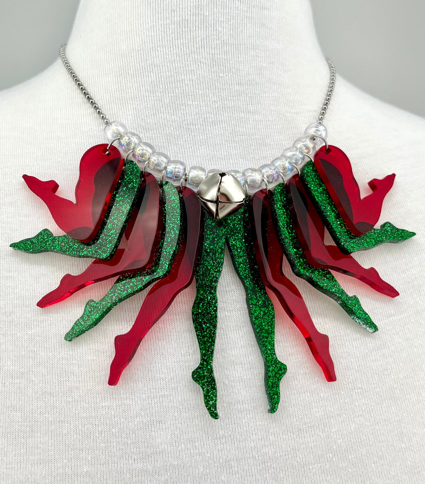 Dashing Necklace in Jingle (green and red)