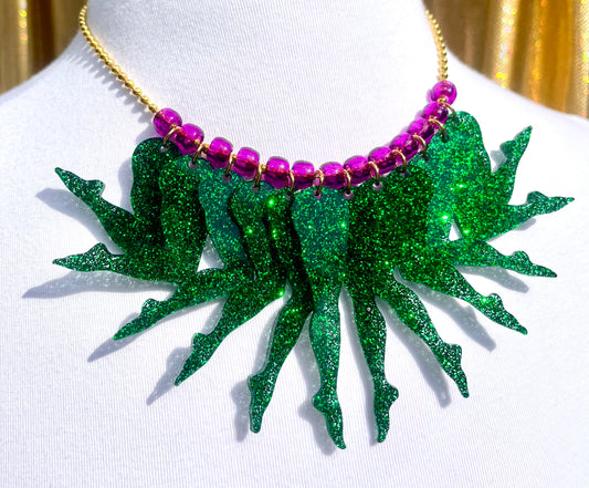 Strut Necklace in Emerald Glitter